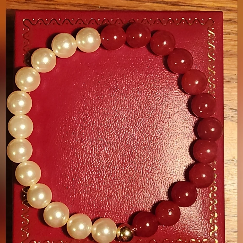 Illustriuous Delta Sigma Theta Crimson & Cream Pearl Beaded Stretch Bracelet - Picture 2 of 5